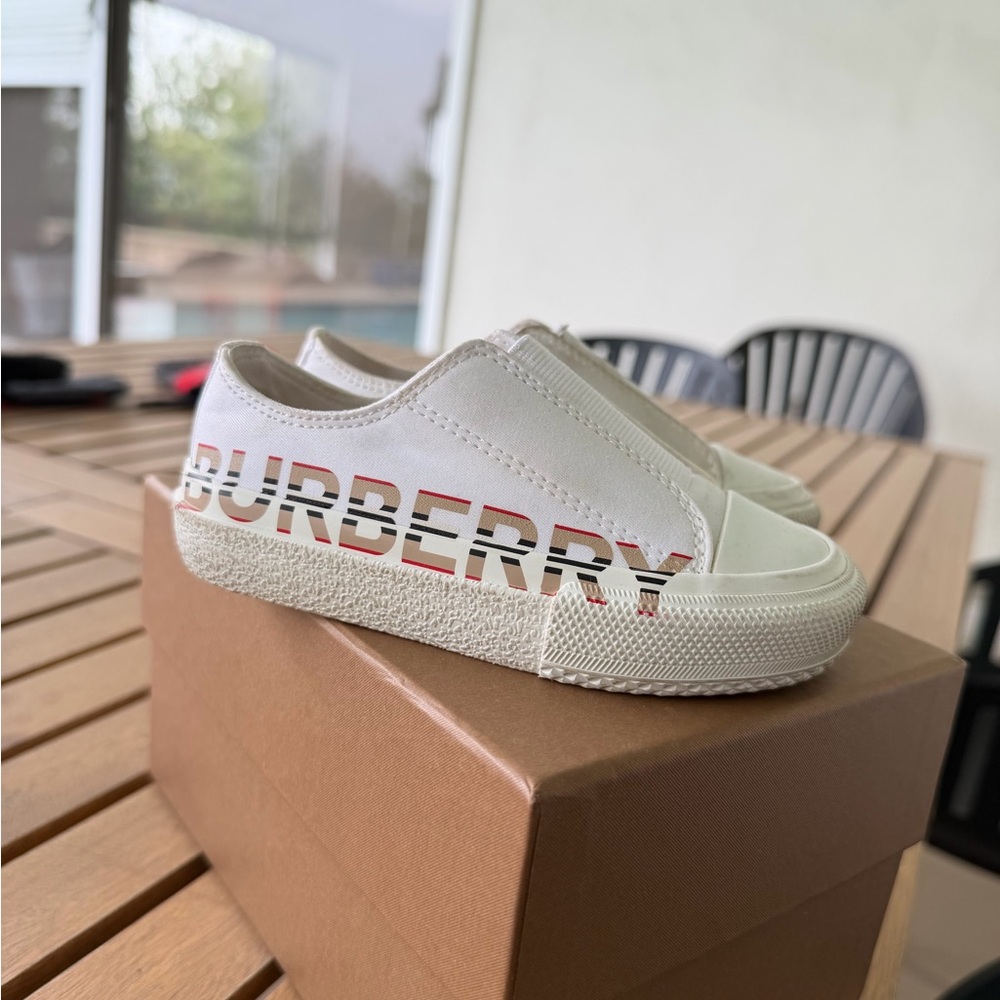 Burberry Cream Slip-On Sneakers with Logo Stripe